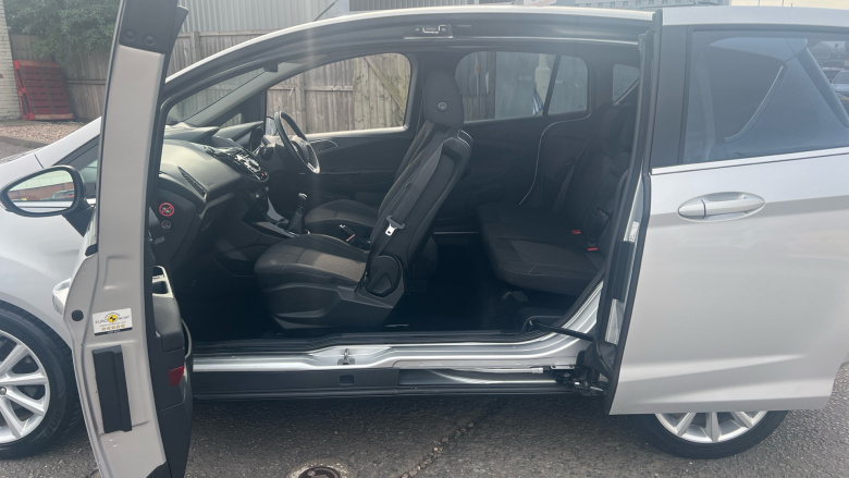 Ford B-MAX 1.0 EcoBoost 125 Titanium Navigator 5dr Petrol Hatchback